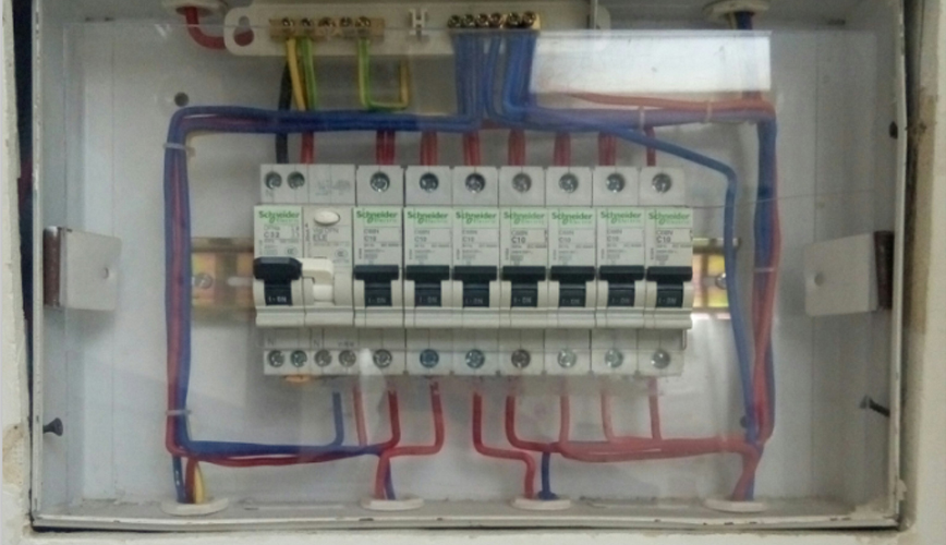 博林天瑞總電路設備裝飾